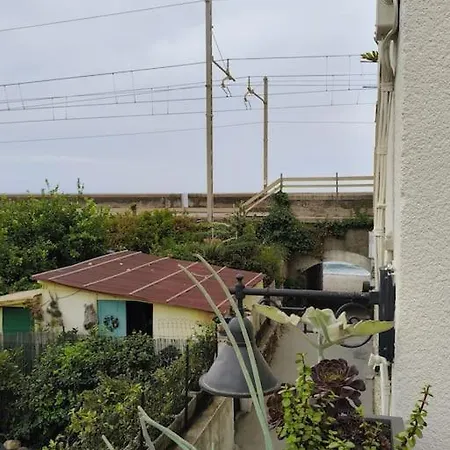 Seaside Apartment, 20m To The Beach, Wi-fi&terrace Lejlighed *
