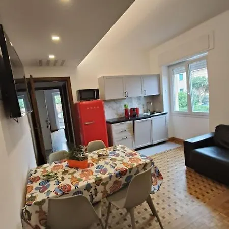 Seaside Apartment, 20m To The Beach, Wi-fi&terrace Lejlighed *