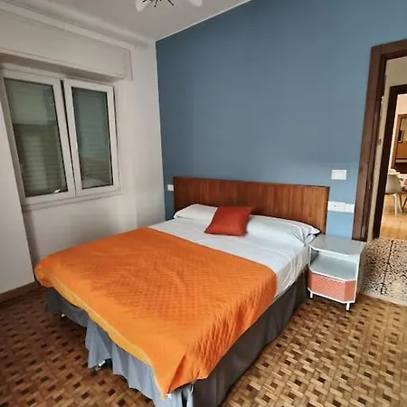 Seaside Apartment, 20m To The Beach, Wi-fi&terrace Lejlighed