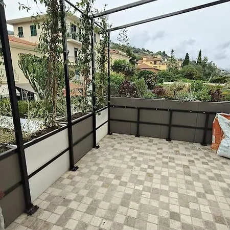 Lejlighed Seaside Apartment, 20m To The Beach, Wi-fi&terrace Bordighera